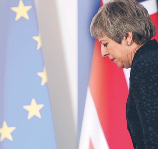 Czy Theresa May przetrwa wiosnę?