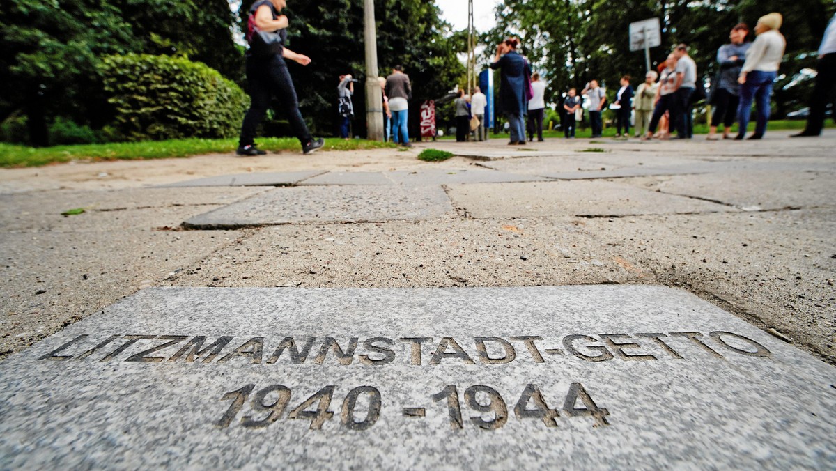 Pielgrzymi odwiedzający Łódź w drodze na ŚDM poznają historię Litzmannstadt Getto i hitlerowskiego obozu dla polskich dzieci. Wędrówki po mieście szlakiem martyrologii Polaków i Żydów przygotowało dla nich Muzeum Tradycji Niepodległościowych.