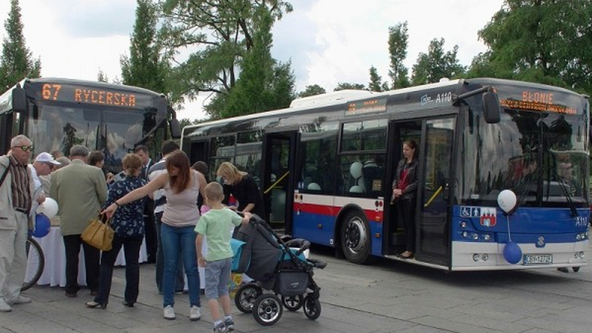 Od 1 września na ulice miasta wyjadą nowe autobusy na liniach: 55, 67 i 69, obsługiwane przez firmę KDD Trans. Pojazdy będą klimatyzowane. Nie będzie to jednak jedyna nowość - pasażer, chcący wysiąść na przystanku, będzie musiał wcisnąć guzik otwierający drzwi.