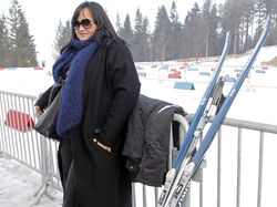 Gosia Baczyńska szaleje na stoku w... płaszczu!