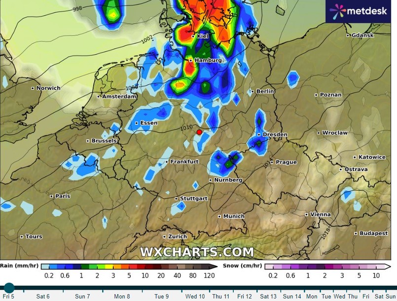 Żółte i pomarańczowe alerty pogodowe. "Mogą pojawić się tornada"