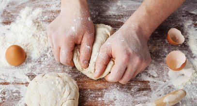 Soul cakes to średnioweczne ciastka na Zaduszki. Są wyjątkowe dzięki miksowi przypraw