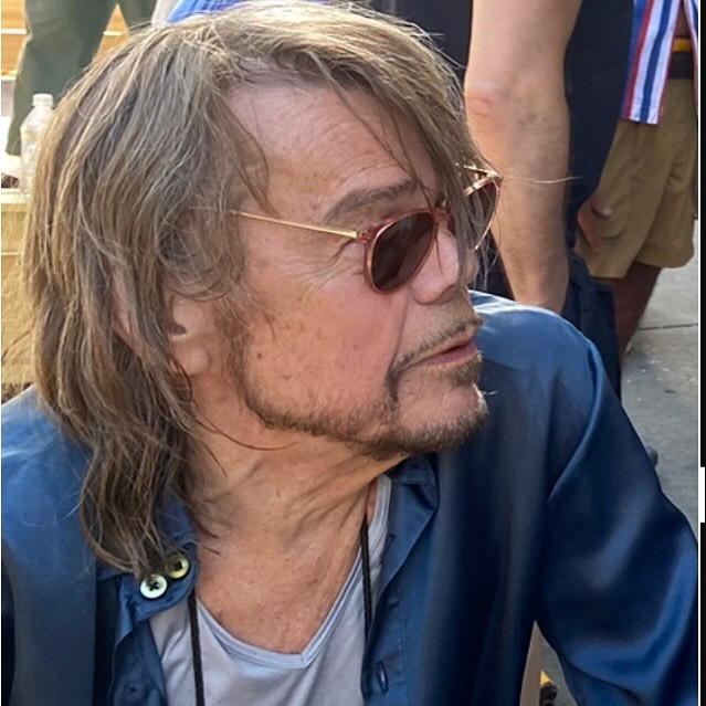 Spevák David Johansen podľahol rakovine. 