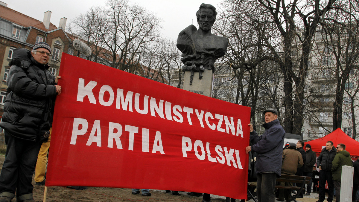 Prokuratura Krajowa przygotowuje wniosek do Trybunału Konstytucyjnego o zbadanie, czy działalność Komunistycznej Partii Polski jest zgodna z ustawą zasadniczą - informuje dzisiejsza "Gazeta Polska Codziennie".