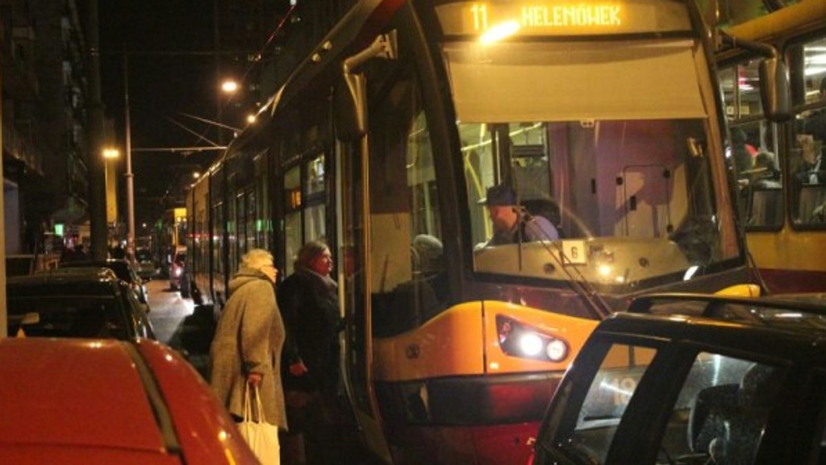 Z2 będzie kursować z Widzewa do Śródmieścia tylko w godzinach szczytu. Zmiana zostanie wprowadzona 9 grudnia - informuje portal mmlodz.pl.