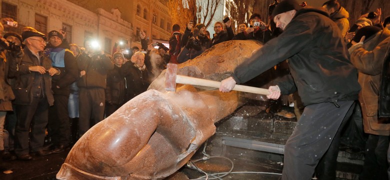 Lenin jak Budda? Ukraińskie władze oburzone obaleniem pomnika wodza
