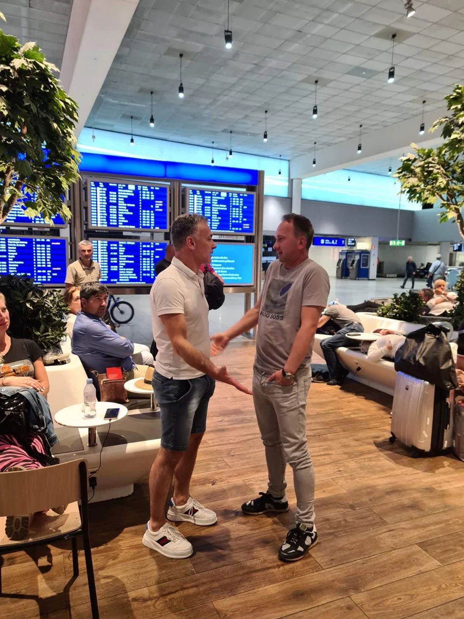 Zarobljeni lekari, Frankfurt aerodrom