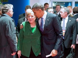 Merkel i Obama - czułość na szczytach władzy