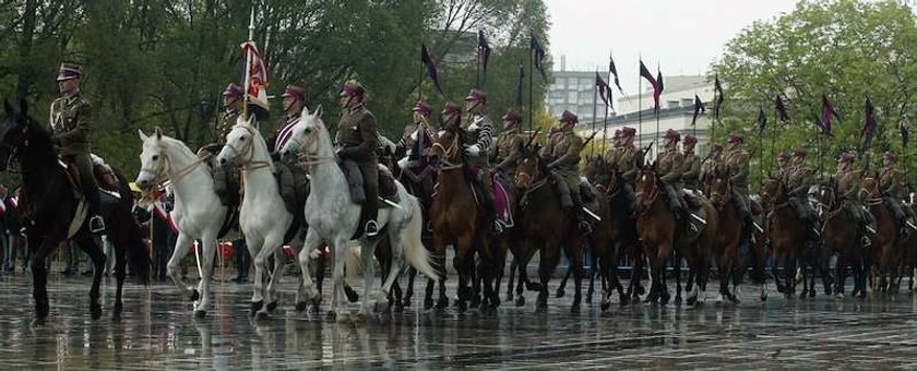 Warszawa, defilada, 3 maja, wojsko, konie, parada