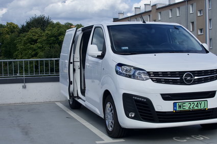 Opel Vivaro-e. Wół roboczy, który karmi się prądem