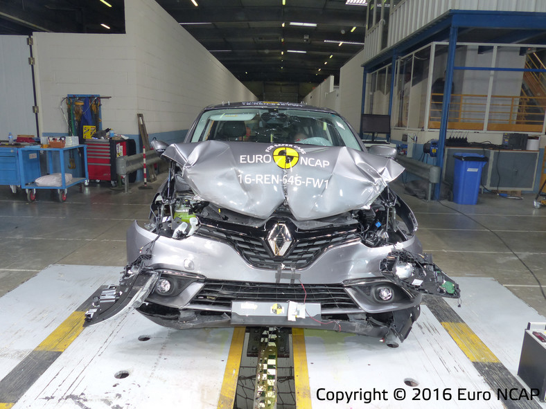 Renault Scenic w teście zderzeniowym EuroNCAP