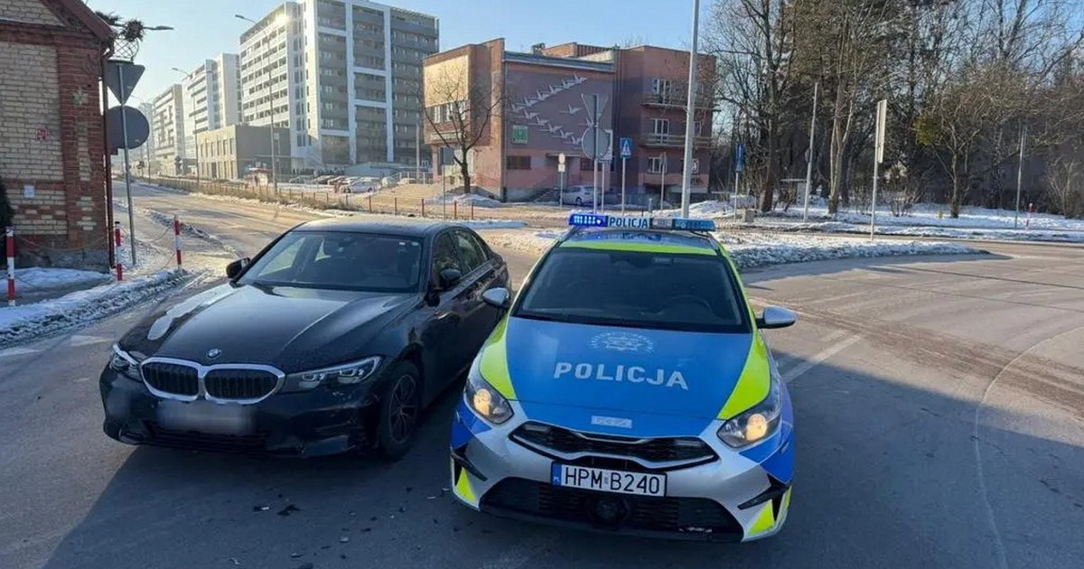 Zderzenie w Białymstoku: Policjantka w szpitalu po kolizji z dyplomatycznym samochodem