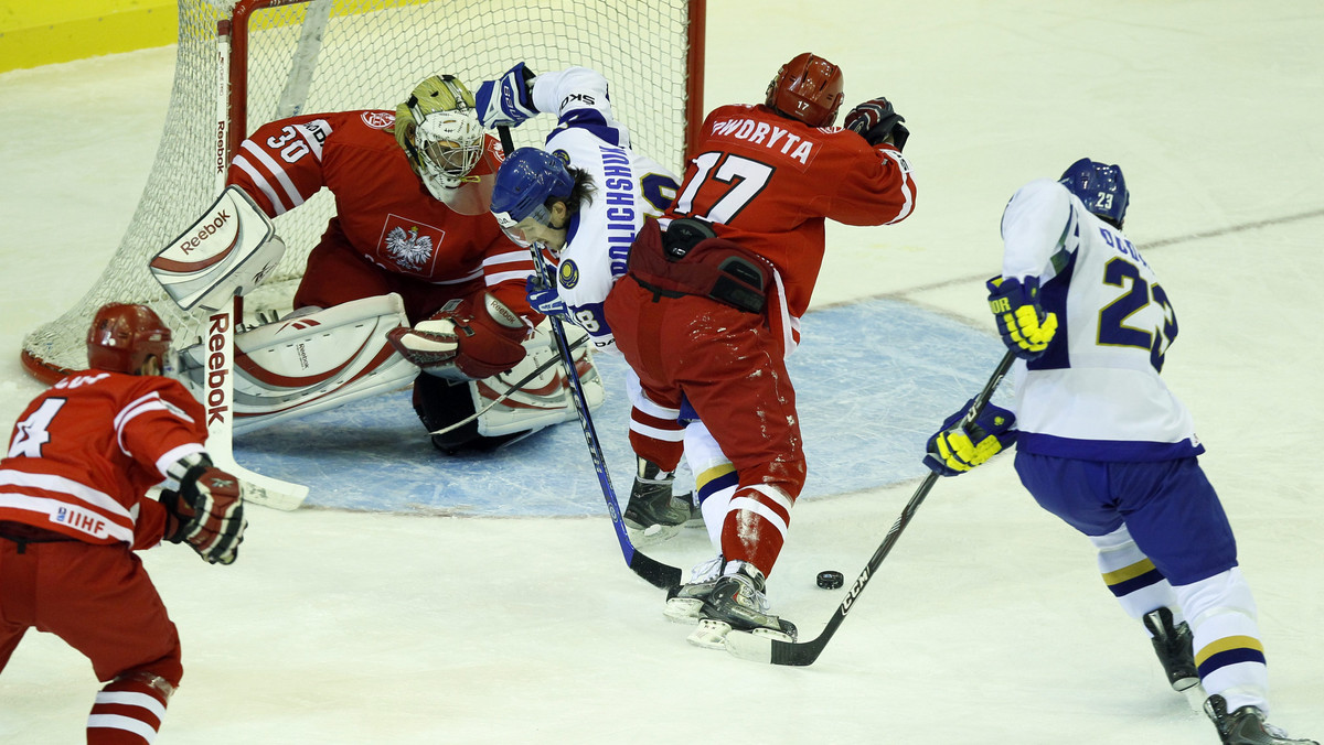 Podczas kongresu Międzynarodowej Federacji Hokeja na Lodzie (IIHF) w Bratysławie zatwierdzono reformę rozgrywek Dywizji I. Zgodnie z przyjętymi zmianami, od 2012 roku Polacy będą występować w trzeciej - a nie jak dotychczas w drugiej - klasie rozgrywkowej.