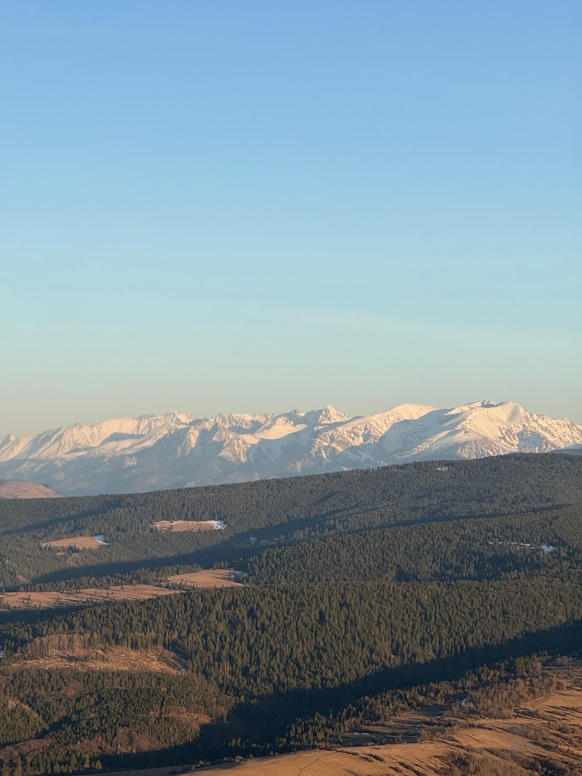 Žilinskí leteckí záchranári odviezli v piatok do UNM tri zranené deti.