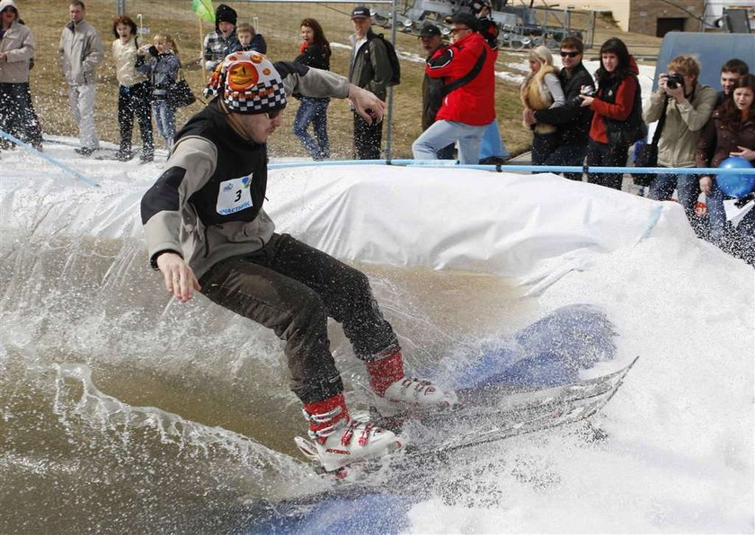 Bardzo dziwny wyścig snowboardowy