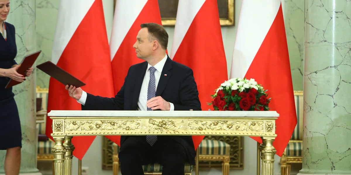 Prezydent Andrzej Duda podpisał obie ustawy 20 grudnia 2017 r.
