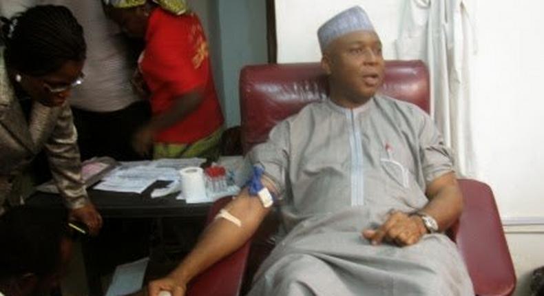 ___3881647___https:______static.pulse.com.gh___webservice___escenic___binary___3881647___2015___6___18___16___Nigerians-Speaker-House-Of-Rep-Aminu-Tambuwal-Blood-Donation-Bomb-Blast-Victims-Abuja-April-2014-rhodiesworld-5