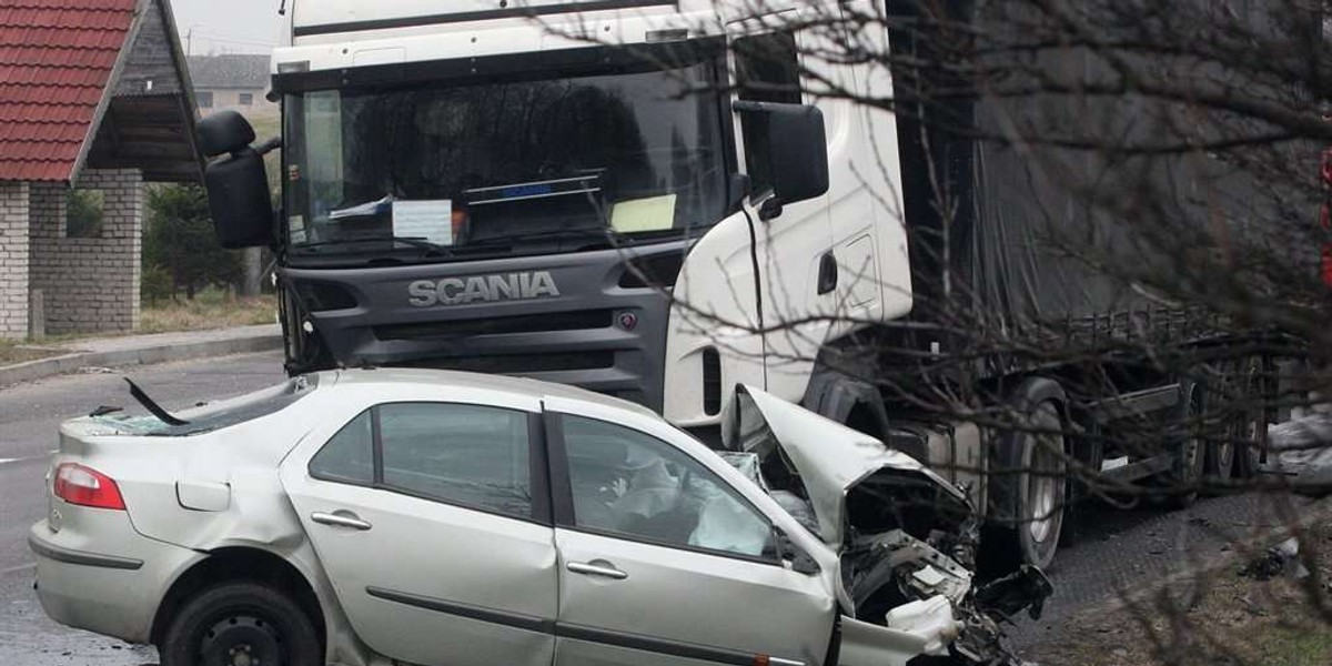 Rozjechał ją TIR. Zdjęcia