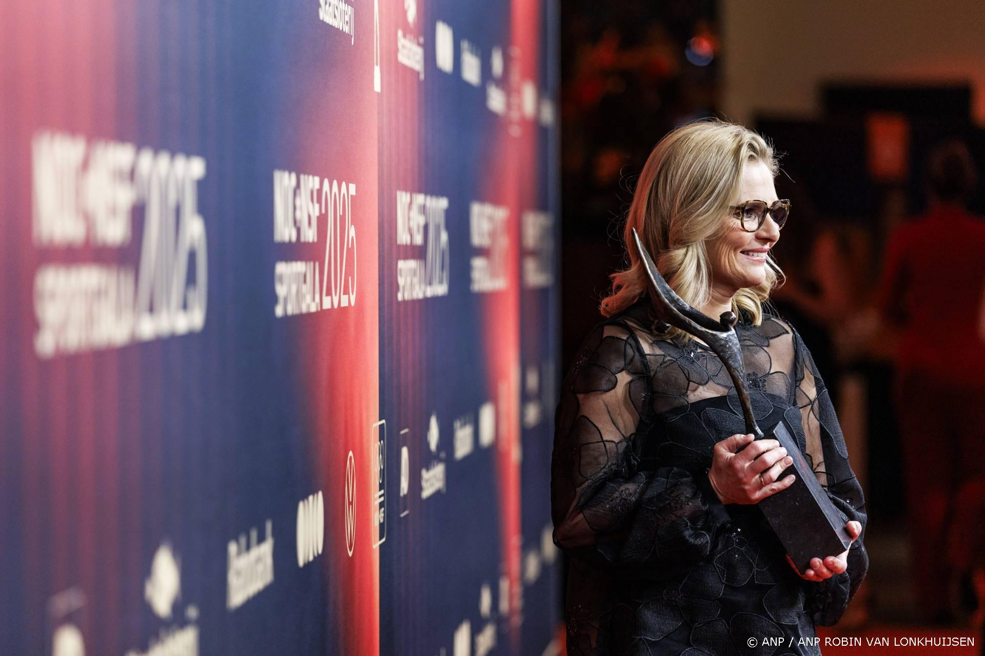 Na 5e FIFA-award: Charles eert Sarina Wiegman met de hoogste Britse eer