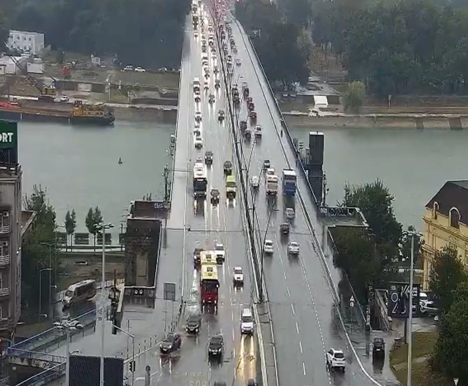 Na Brankovom mostu saobraćaj se odvija normalno