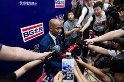 Były koszykarz NBA kupi Nowemu Jorkowi 10 milionów masek