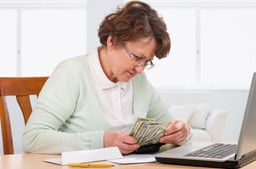 Polacy oszczędzają na ubezpieczeniach. Nie stać nas na ochronę życia i mienia