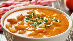 pyszny obiad na środę. podajemy przepis, ty gotujesz. ekspresowa fasolowa z pomidorowym twistem