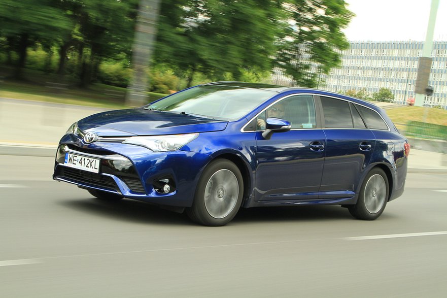 W 2015 r. Avensis przeszedł lifting – atrakcyjniejszy wygląd, wzrosła jakość materiałów w kabinie