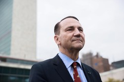 Polacy widzą go jako premiera. "Sikorski to jedyny profesjonalny minister w tym rządzie"