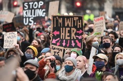 Wielka Brytania: Protesty po śmierci 33-latki, o której zamordowanie oskarżony jest policjant