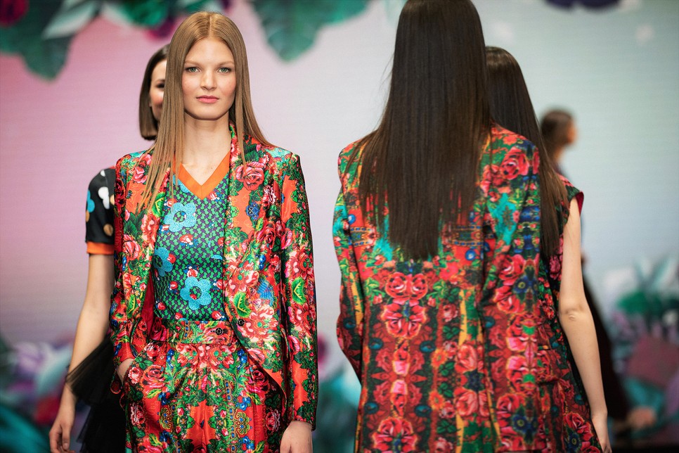  Romani Design