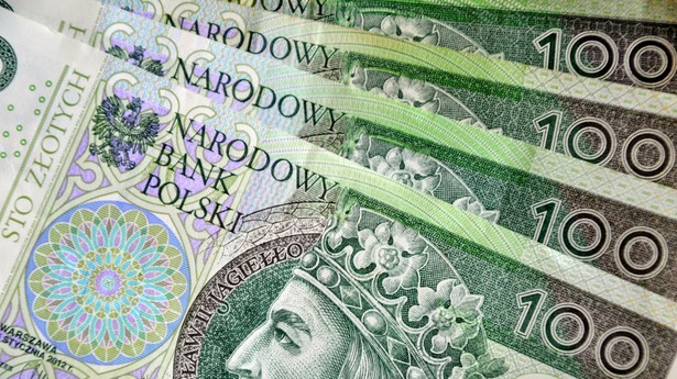 Złoty umacnia się wobec głównych walut