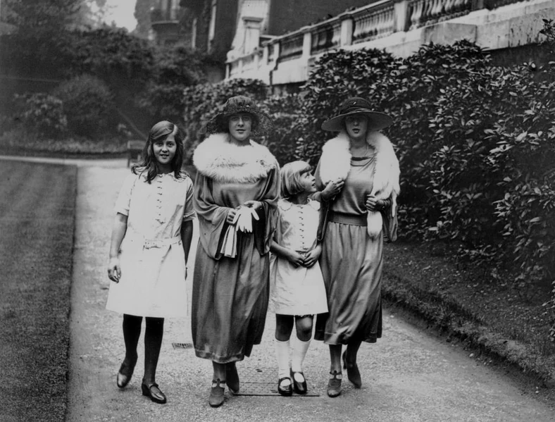 Siostry księcia Filipa w 1922 r. (od lewej): Cecylia, Małgorzata, Zofia i Teodora