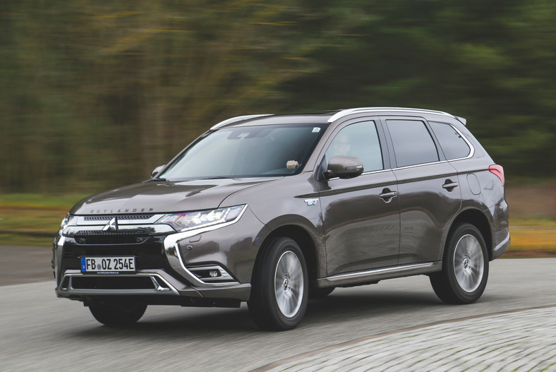 Toyota RAV4, Lexus UX i Honda CRV trzy pomysły na