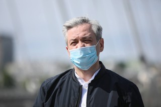 Biedroń proponuje 'Konstytucję dla dzieci i młodzieży', w tym tablet i zestaw podręczników dla każdego ucznia