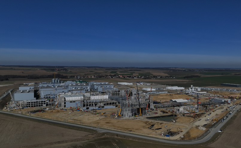 Spółka IONWAY inwestuje w Polsce 1,7 mld euro. Nowa fabryka powstaje w Radzikowicach koło Nysy