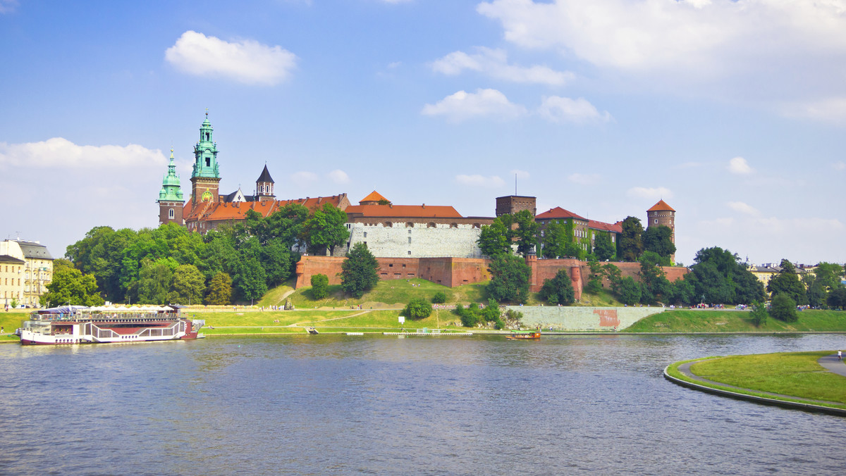 Pod Wawelem powstają zdjęcia do filmu "Bóg w Krakowie" w reż. Dariusza Reguckiego. Realizatorzy zaplanowali polską premierę na maj przyszłego roku, przed Światowymi Dniami Młodzieży.