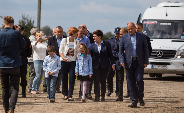 Premier odwiedziła poszkodowanych po nawałnicach: Państwo było tutaj, na miejscu, zaraz po tym niesamowitym kataklizmie