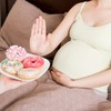 Poremećaji u ishrani tokom trudnoće, kao što su anoreksija i bulimija, pogađaju jednu od 20 trudnica