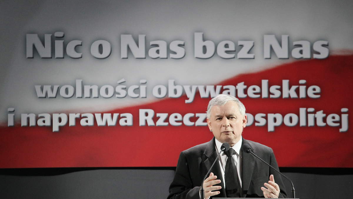 Prezes PiS zabrał głos w sprawie niedzielnych wydarzeń w Radiu ZET, kiedy to Mariusz Błaszczak w proteście opuścił program Moniki Olejnik. - To co zrobił przewodniczący Mariusz Błaszczak to był protest przeciwko temu, że pani Olejnik nie pozwala na normalnych zasadach uczestniczyć mu w dyskusji - powiedział Jarosław Kaczyński w Radiu Maryja, a jego wypowiedź przytoczył portal Gazeta.pl. Kaczyński dodał, że Monika Olejnik "nawet nie próbuje udawać, że jest dziennikarzem". Według niego jest "stroną dowodzącą atakiem".