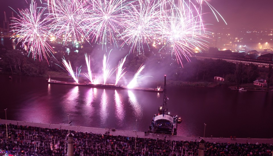 Międzynarodowy Festiwal Ogni Sztucznych Pyromagic 2010. Fot. PAP/Jerzy Undro