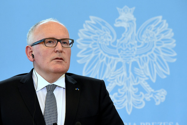 W przyszły wtorek ma dojść do rozmowy telefonicznej Timmermansa z Szydło i to od niej zależeć będą ewentualne decyzje KE