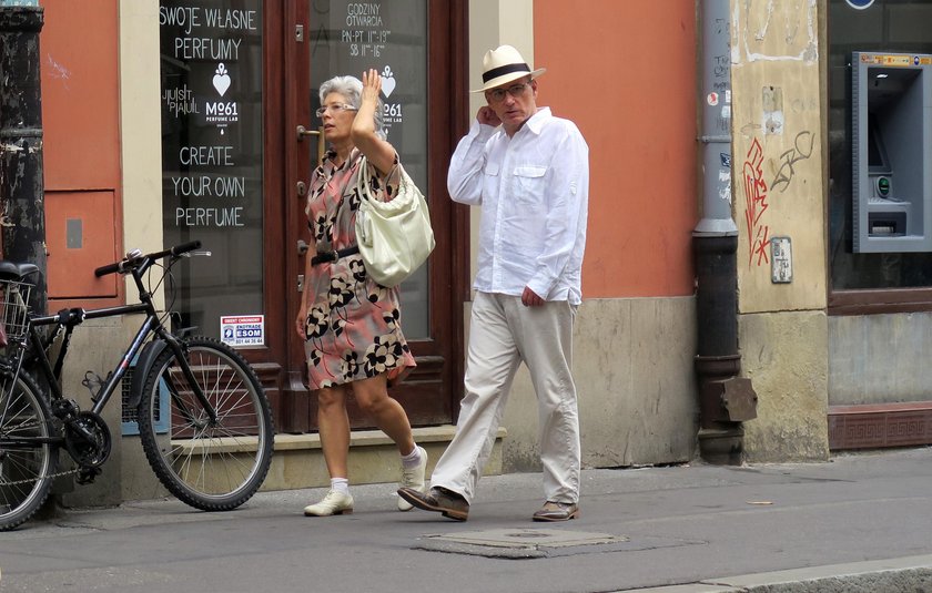 Nelly Rokita na spacerze z mężem