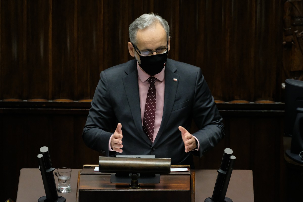 Niedzielski: Nie wiemy, czy dzieci wrócą do szkół w tym roku. Boże Narodzenie? "Nie ma łatwych decyzji" [WYWIAD]
