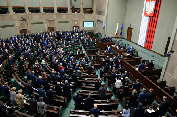 Sejm wybrał sędziów Trybunału Konstytucyjnego. Awantury na mównicy