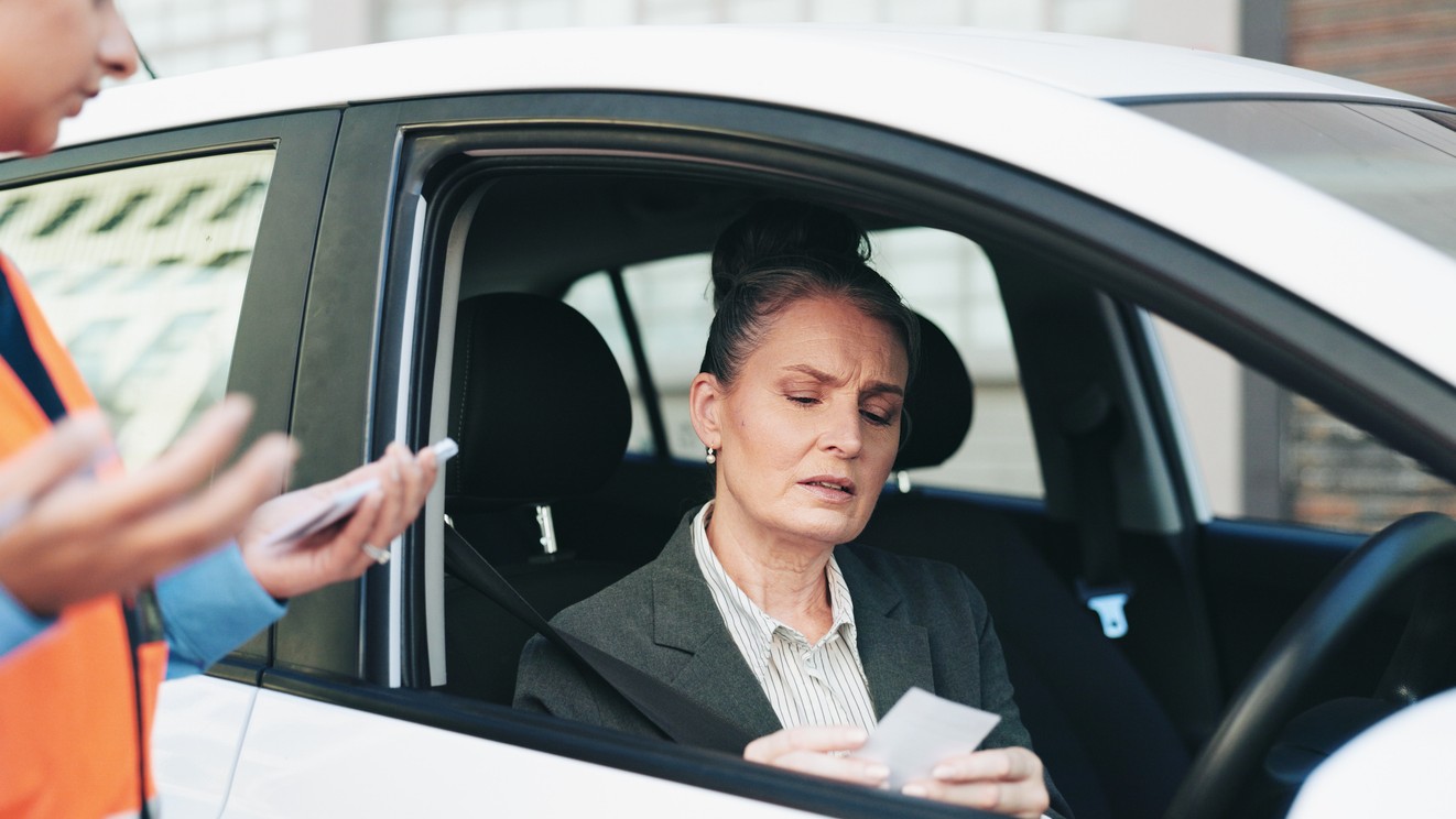 Srbská polícia pravidelne kontroluje povinnú výbavu vozidiel. (Ilustračný obrázok)