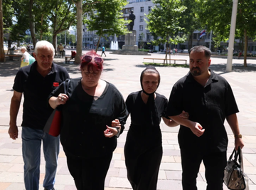 MALA CANA OBJAVILA UMRLICU POKOJNOM SUPRUGU: Među ožalošćenima nema imena ćerki