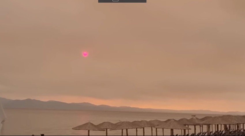 Hanioti u oblaku dima