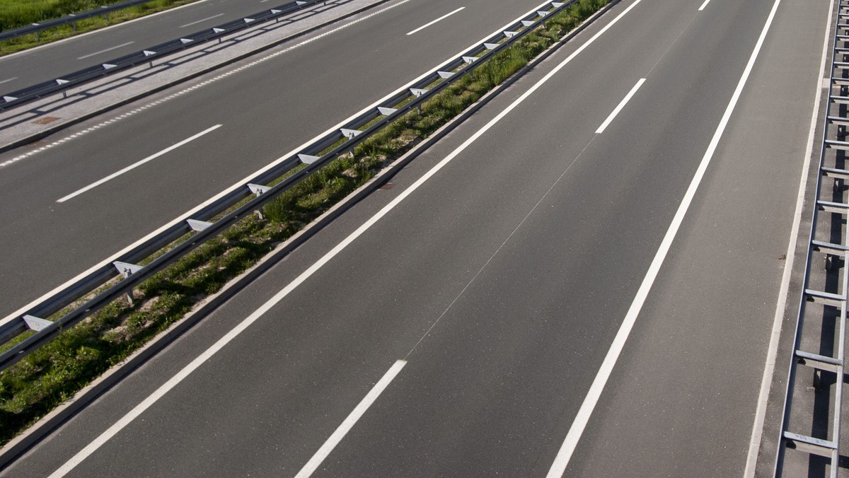 Dziś rozpocznie się wymiana nawierzchni na trzynastokilometrowym docinku autostrady A4 pomiędzy 153 a 167 km (w pobliżu Bielan Wrocławskich). Od rana w tym będą ograniczenia w ruchu.