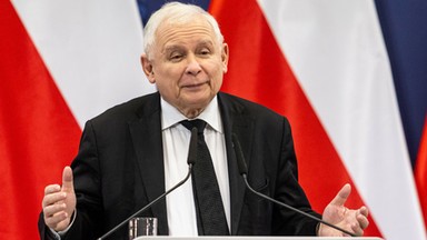 Kaczyński skrytykował pensje lekarzy. Czy powiedział prawdę? "Musiałabym być Robocopem"